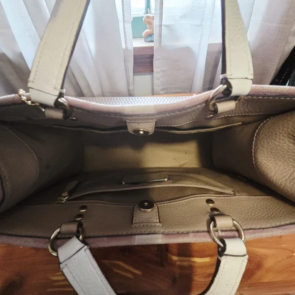 Coach Dempsey carryall in signature pink tote purse - Picture 9 of 16